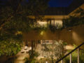 Strolling Gardens & House