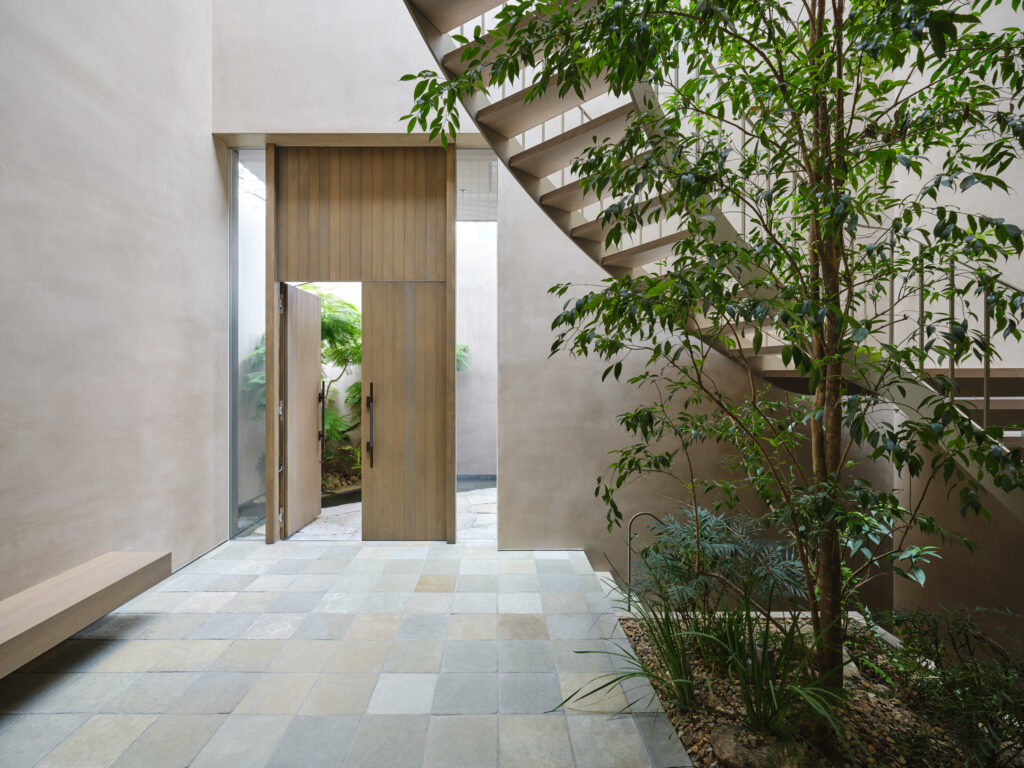 Strolling Gardens & House