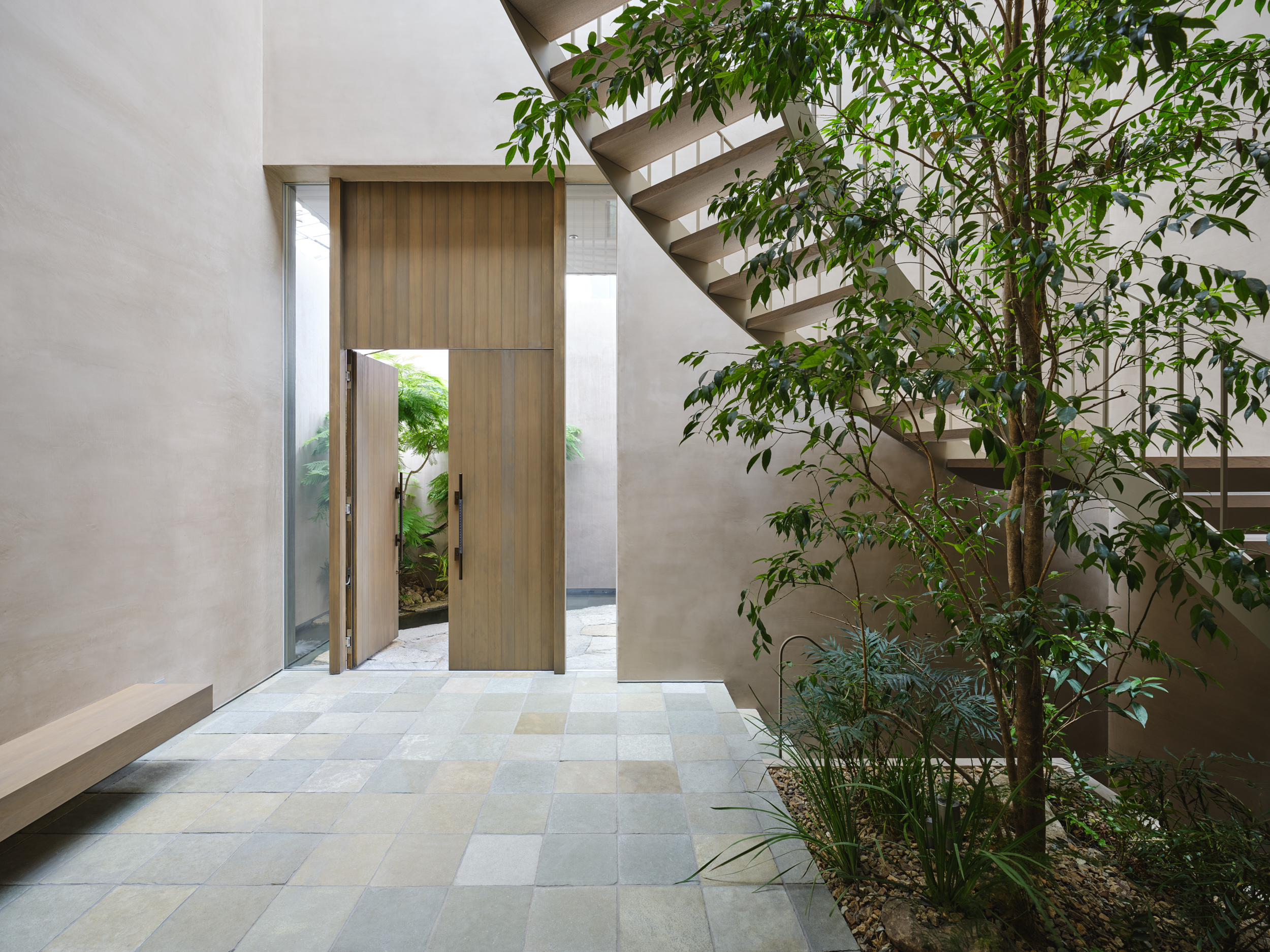 Strolling Gardens & House