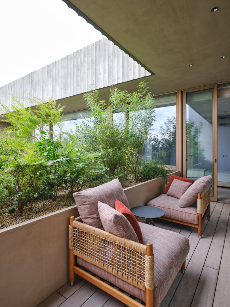 Strolling Gardens & House
